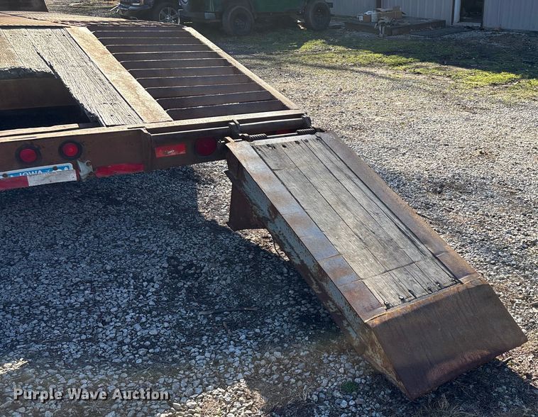 image for item ED2157 2001 Interstate equipment trailer