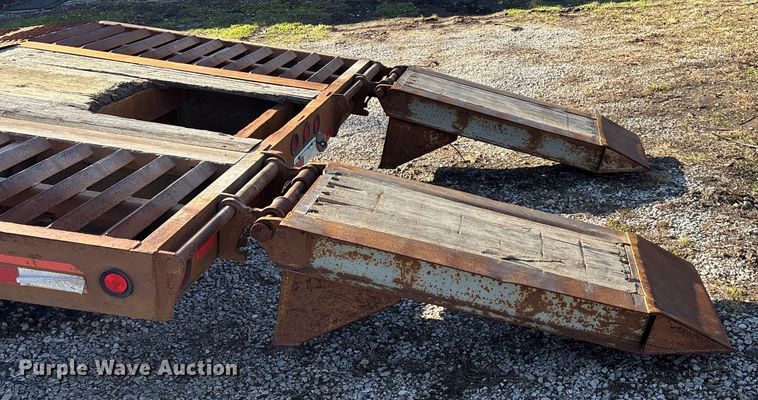 image for item ED2157 2001 Interstate equipment trailer