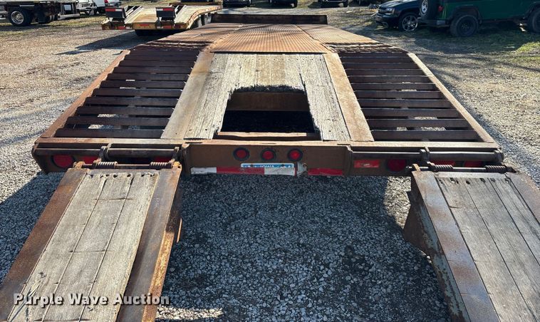 image for item ED2157 2001 Interstate equipment trailer