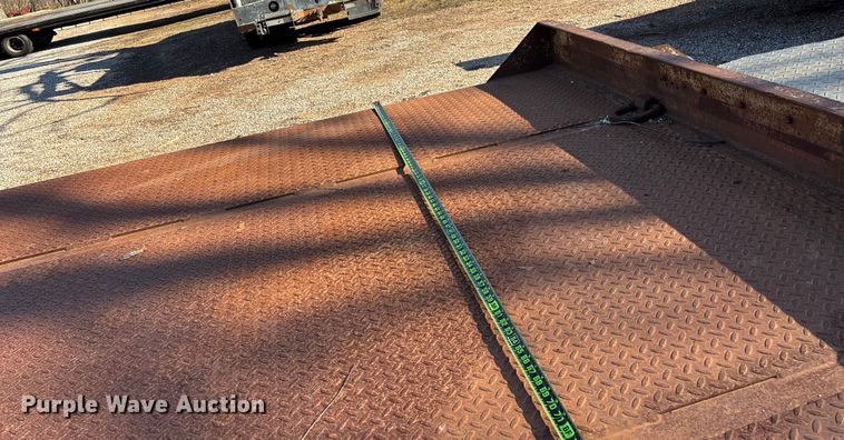 image for item ED2157 2001 Interstate equipment trailer