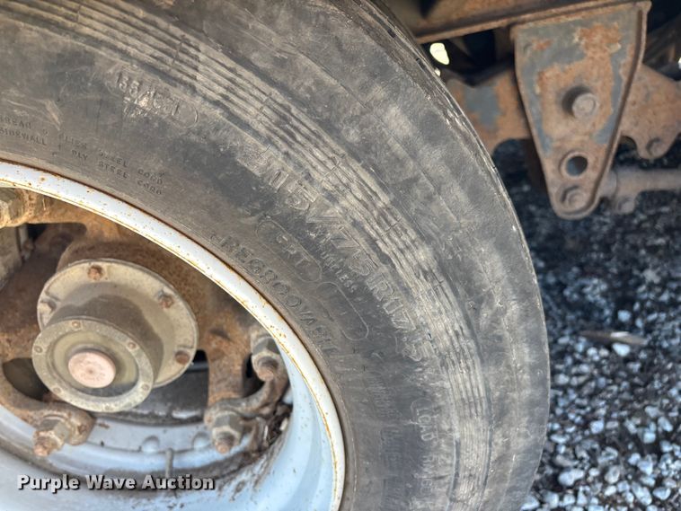 image for item ED2157 2001 Interstate equipment trailer