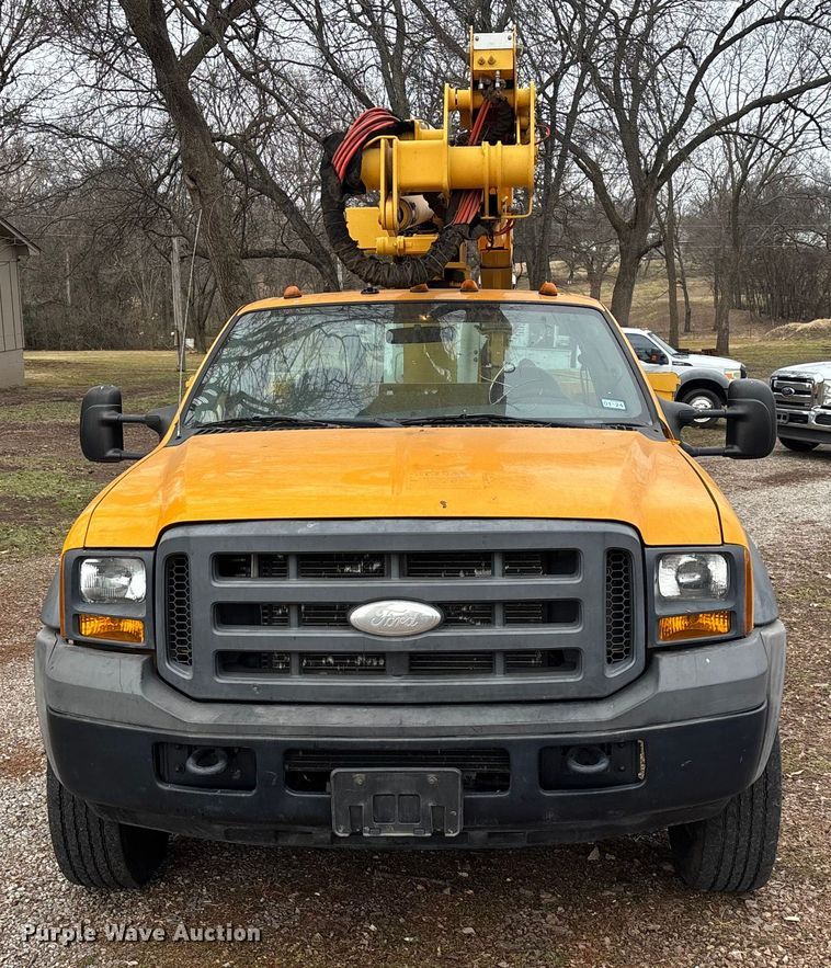 image for item ED2469 2005 Ford F550 Super Duty bucket truck