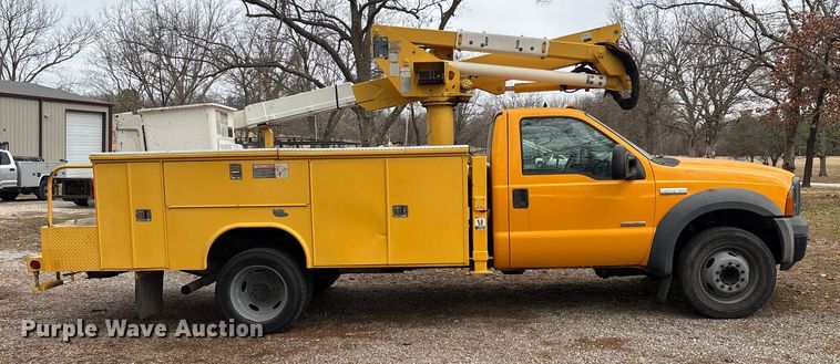image for item ED2469 2005 Ford F550 Super Duty bucket truck