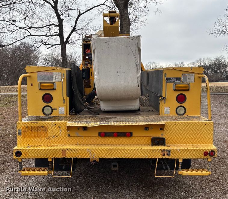 image for item ED2469 2005 Ford F550 Super Duty bucket truck