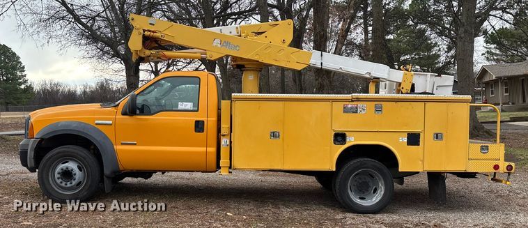 image for item ED2469 2005 Ford F550 Super Duty bucket truck