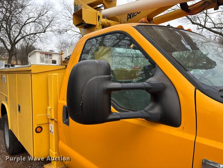 image for item ED2469 2005 Ford F550 Super Duty bucket truck