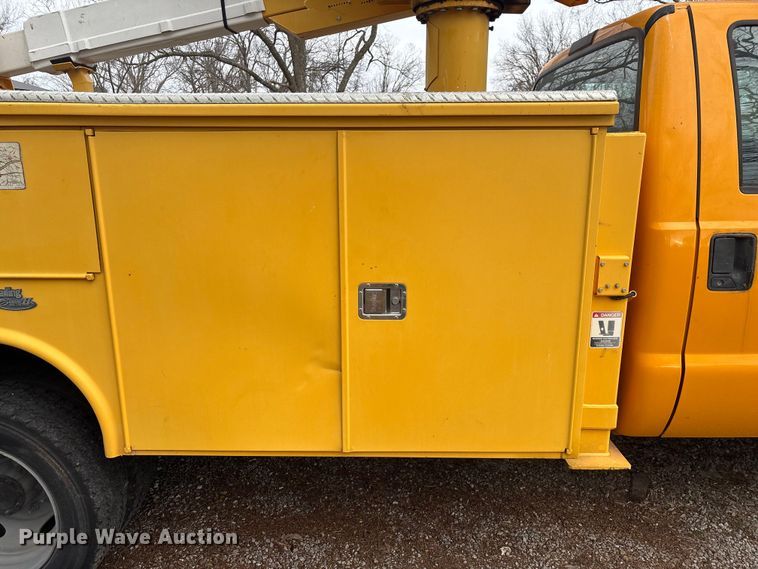 image for item ED2469 2005 Ford F550 Super Duty bucket truck