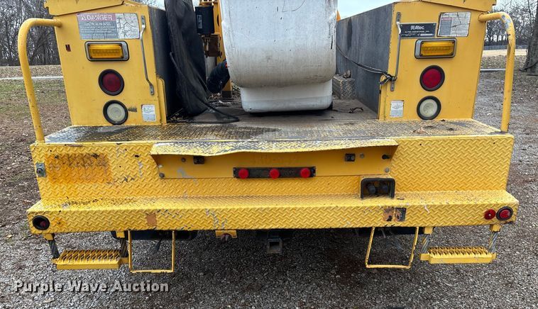 image for item ED2469 2005 Ford F550 Super Duty bucket truck