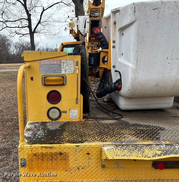 image for item ED2469 2005 Ford F550 Super Duty bucket truck