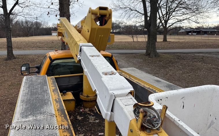 image for item ED2469 2005 Ford F550 Super Duty bucket truck