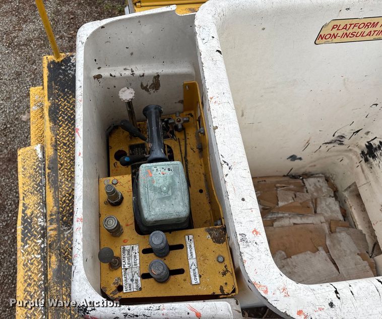 image for item ED2469 2005 Ford F550 Super Duty bucket truck