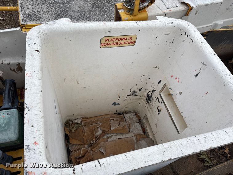 image for item ED2469 2005 Ford F550 Super Duty bucket truck