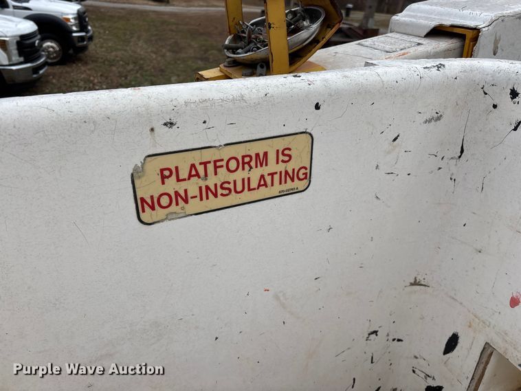 image for item ED2469 2005 Ford F550 Super Duty bucket truck