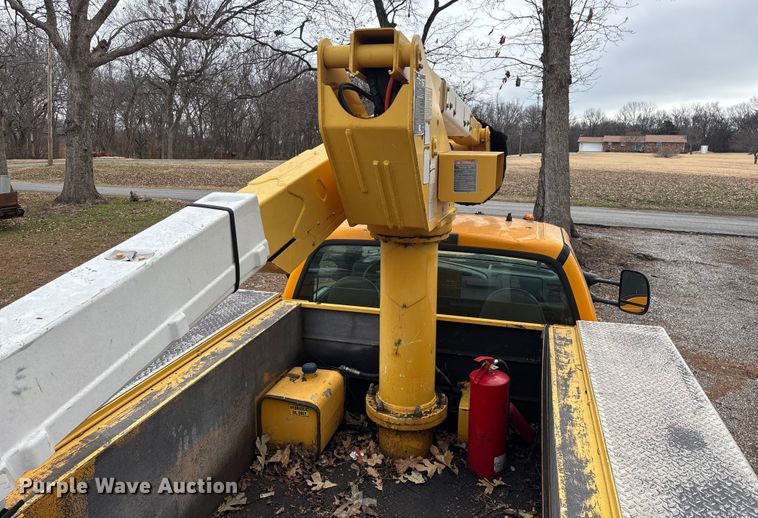 image for item ED2469 2005 Ford F550 Super Duty bucket truck