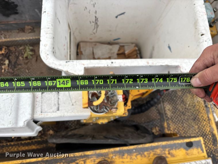 image for item ED2469 2005 Ford F550 Super Duty bucket truck