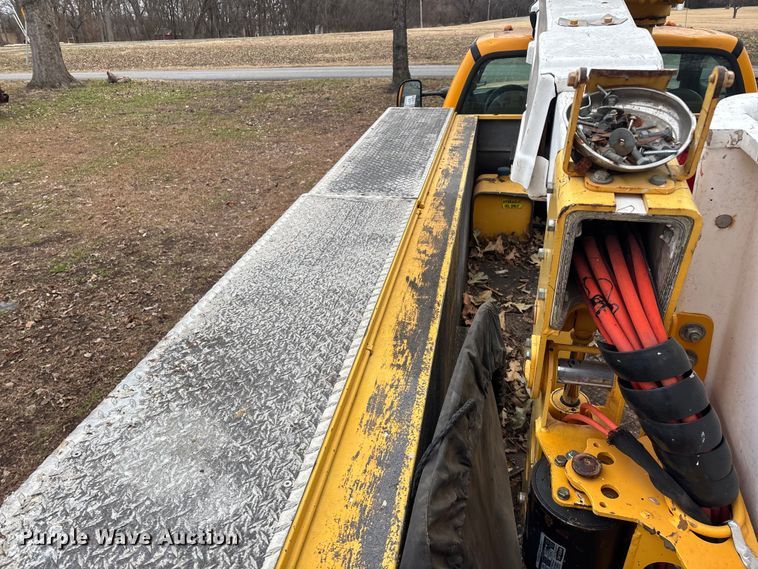 image for item ED2469 2005 Ford F550 Super Duty bucket truck