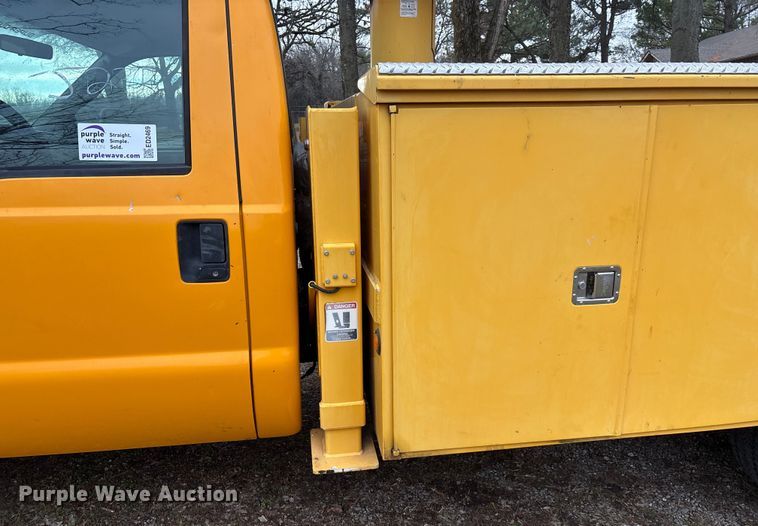 image for item ED2469 2005 Ford F550 Super Duty bucket truck