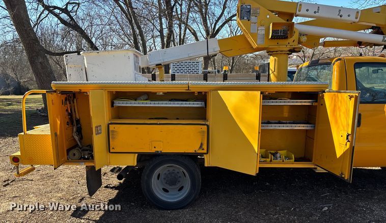image for item ED2469 2005 Ford F550 Super Duty bucket truck