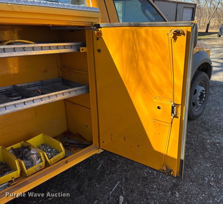 image for item ED2469 2005 Ford F550 Super Duty bucket truck
