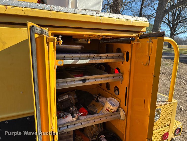 image for item ED2469 2005 Ford F550 Super Duty bucket truck