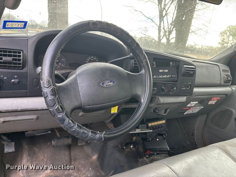 image for item ED2469 2005 Ford F550 Super Duty bucket truck