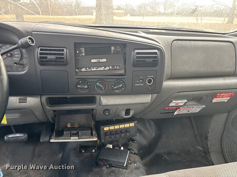 image for item ED2469 2005 Ford F550 Super Duty bucket truck