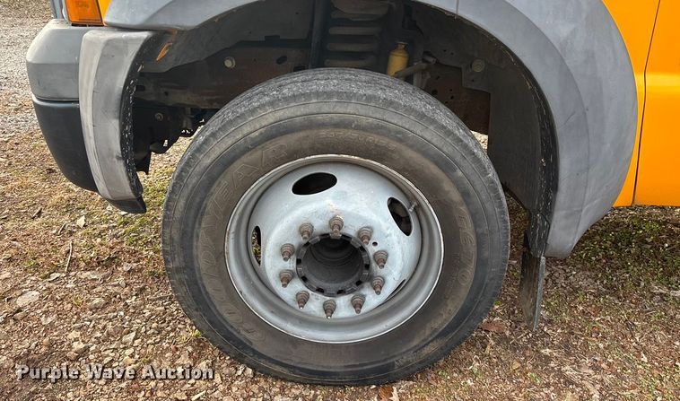 image for item ED2469 2005 Ford F550 Super Duty bucket truck