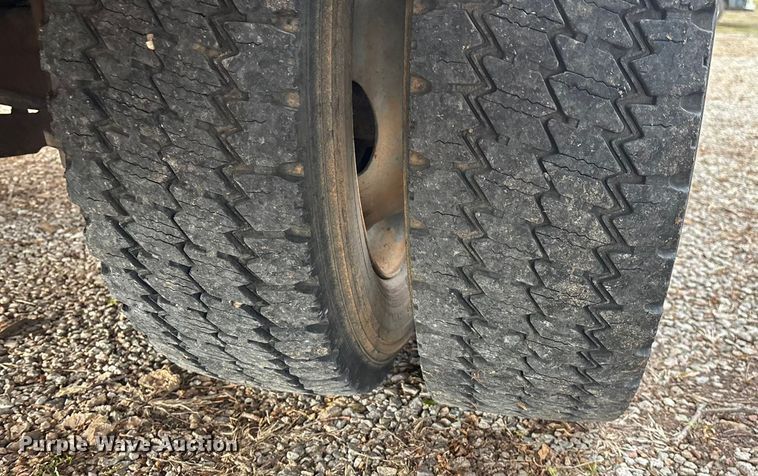 image for item ED2469 2005 Ford F550 Super Duty bucket truck