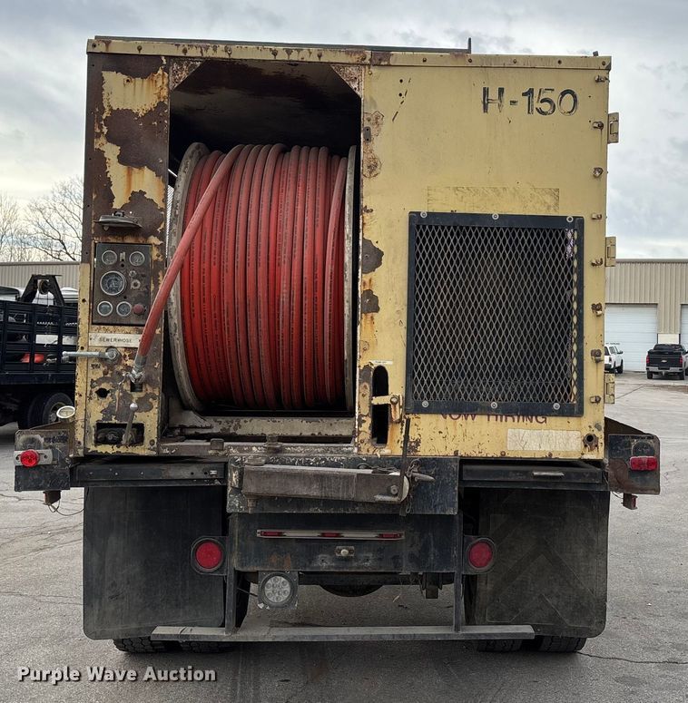 image for item ED5105 1993 GMC C7000 vacuum truck