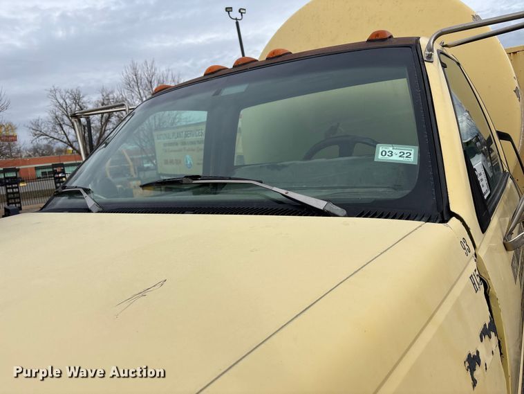 image for item ED5105 1993 GMC C7000 vacuum truck