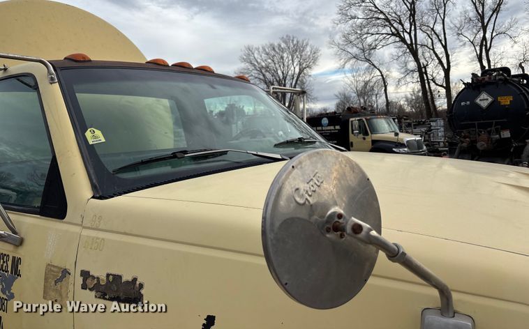 image for item ED5105 1993 GMC C7000 vacuum truck