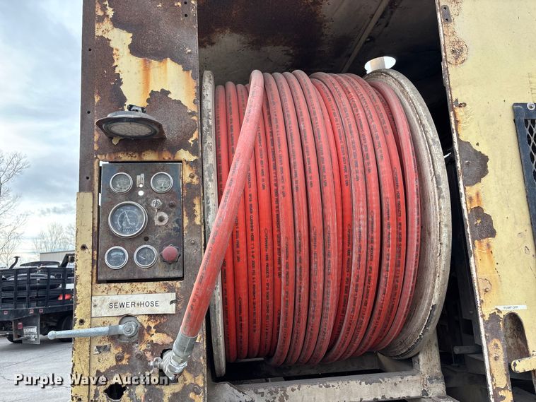 image for item ED5105 1993 GMC C7000 vacuum truck