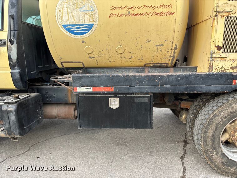 image for item ED5105 1993 GMC C7000 vacuum truck