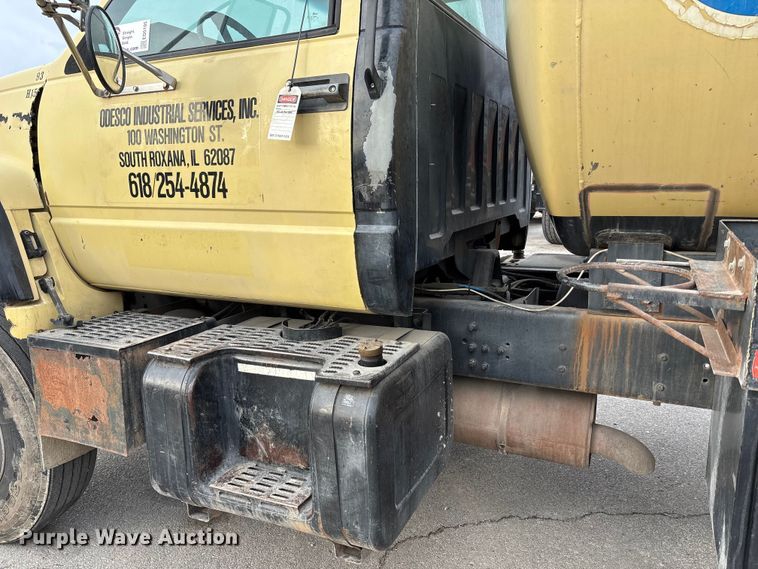 image for item ED5105 1993 GMC C7000 vacuum truck