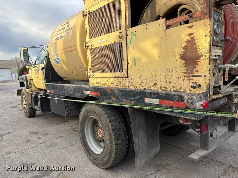 image for item ED5105 1993 GMC C7000 vacuum truck