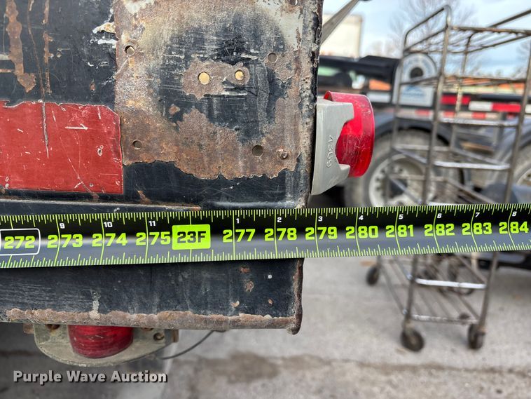 image for item ED5105 1993 GMC C7000 vacuum truck