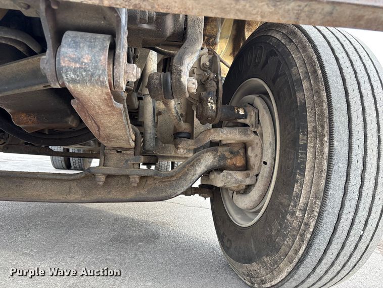 image for item ED5105 1993 GMC C7000 vacuum truck