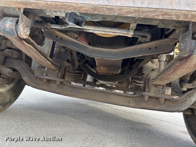 image for item ED5105 1993 GMC C7000 vacuum truck