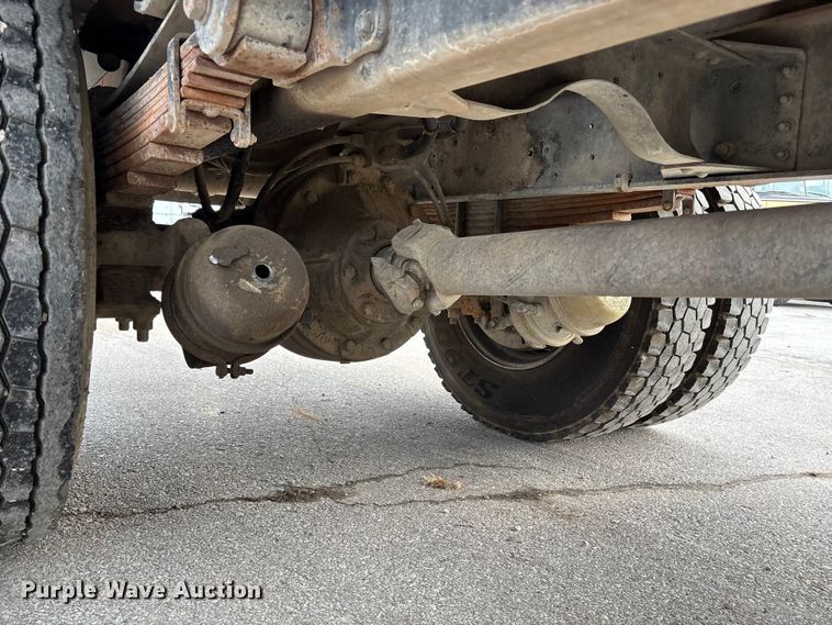 image for item ED5105 1993 GMC C7000 vacuum truck