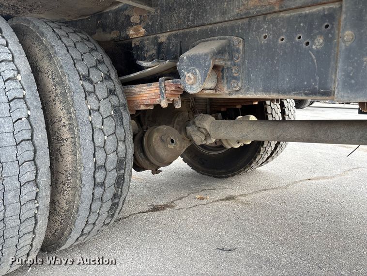 image for item ED5105 1993 GMC C7000 vacuum truck