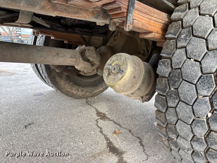 image for item ED5105 1993 GMC C7000 vacuum truck