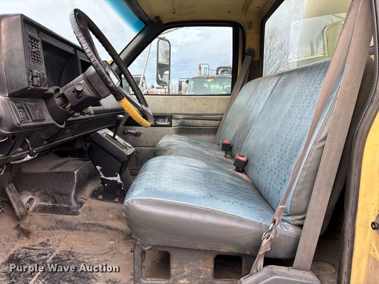 image for item ED5105 1993 GMC C7000 vacuum truck