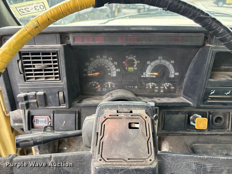 image for item ED5105 1993 GMC C7000 vacuum truck