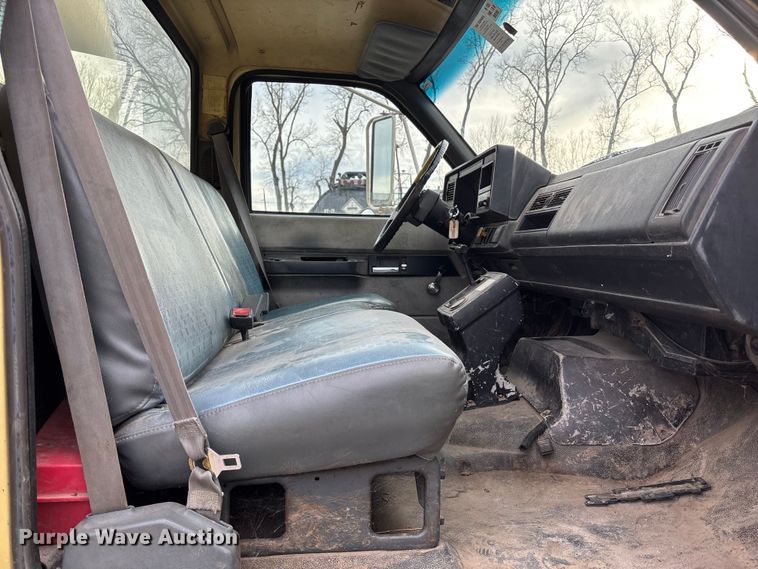 image for item ED5105 1993 GMC C7000 vacuum truck
