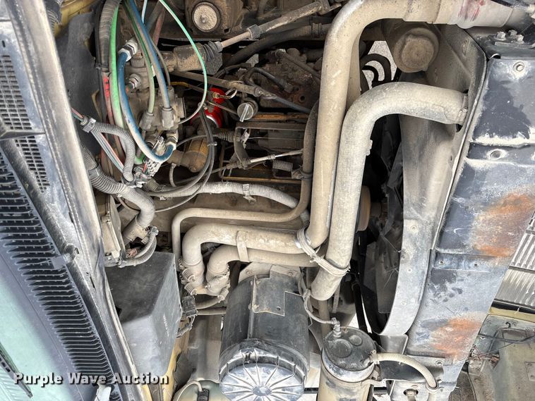 image for item ED5105 1993 GMC C7000 vacuum truck