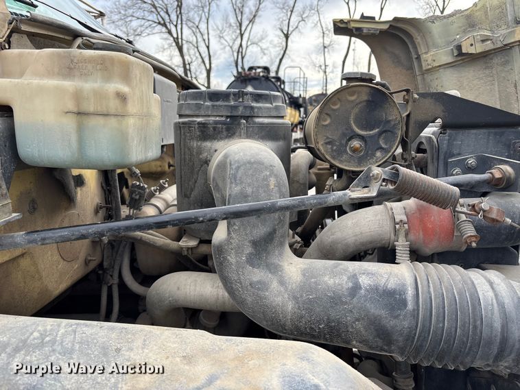 image for item ED5105 1993 GMC C7000 vacuum truck