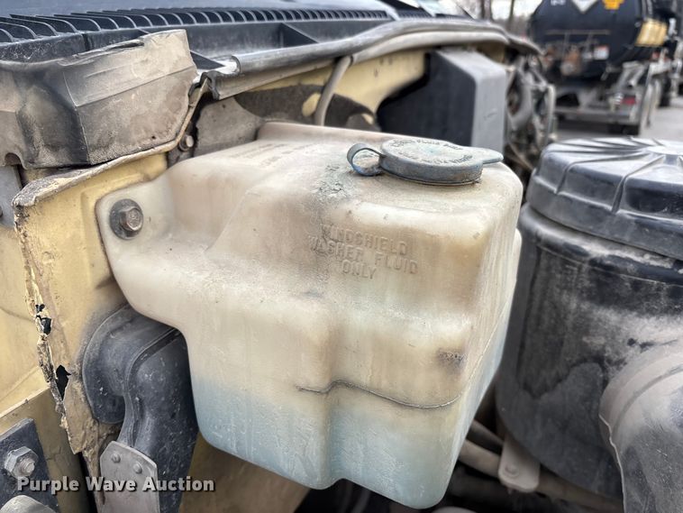 image for item ED5105 1993 GMC C7000 vacuum truck