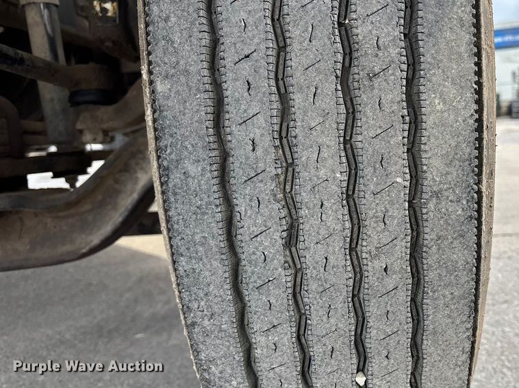 image for item ED5105 1993 GMC C7000 vacuum truck