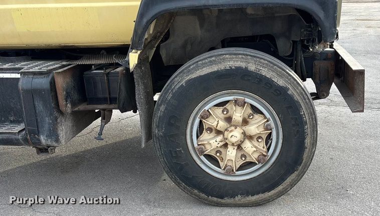 image for item ED5105 1993 GMC C7000 vacuum truck