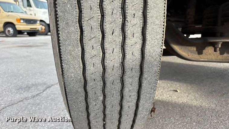 image for item ED5105 1993 GMC C7000 vacuum truck